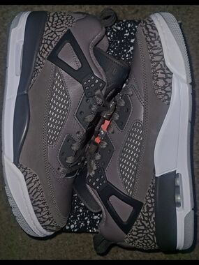 Jordan Spizike Mens Shoes Cavestone with Elephant Print 8.5